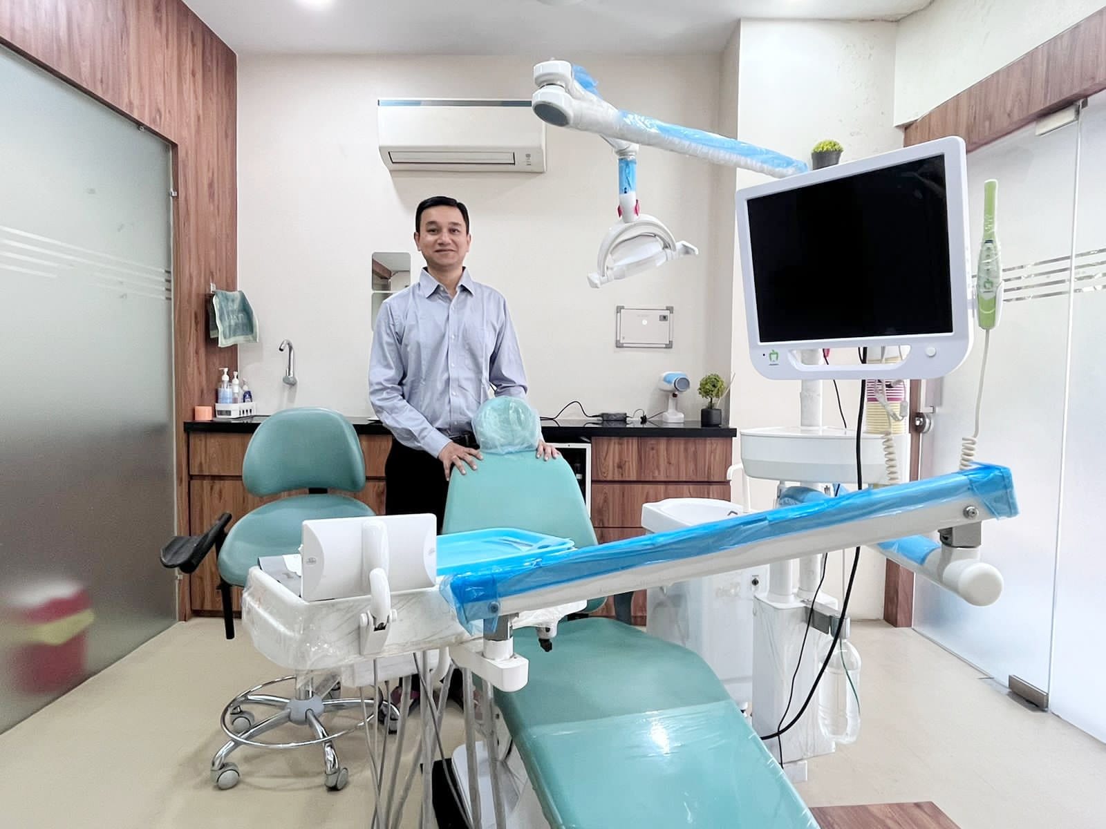 Shree Rang Dental Care Bhatar Surat — Modern Dental Clinic with Advanced Technology